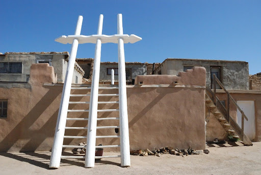 What You Need to Know Before Buying Bailey Ladders in Brisbane