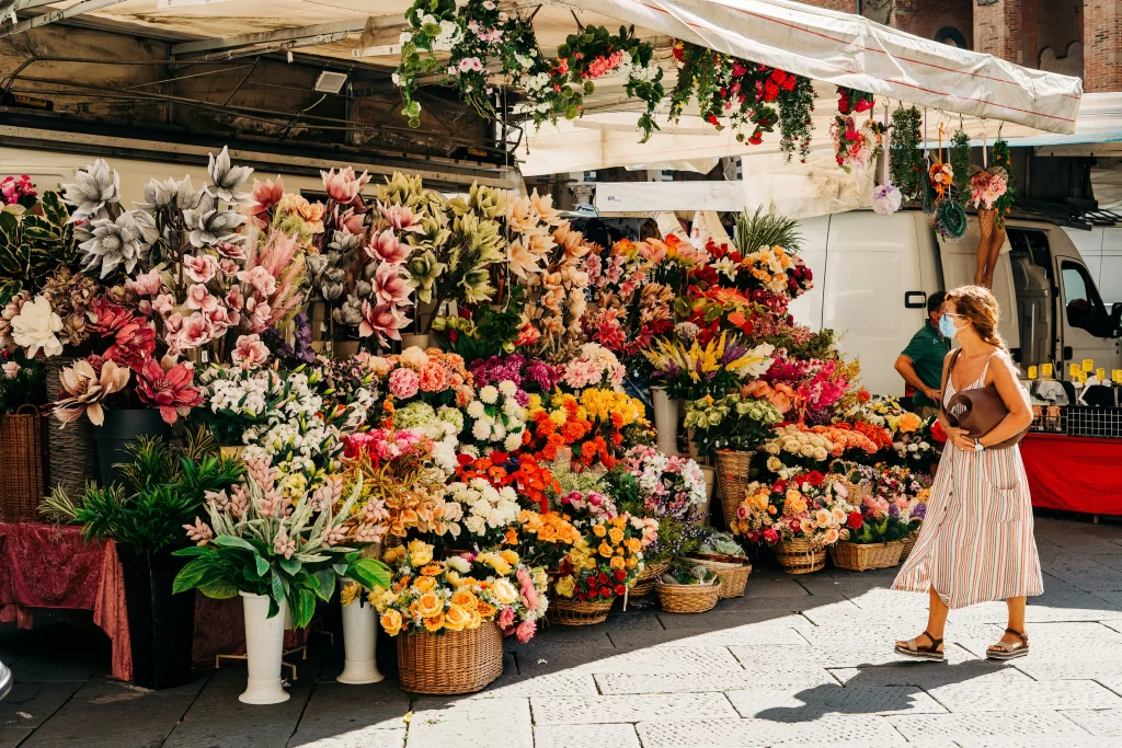 Sending flowers can brighten any occasion. Dubai Flower Shop